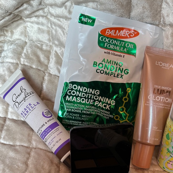 Large Box of Assorted Beauty and Skincare Collections - Picture 2 of 15